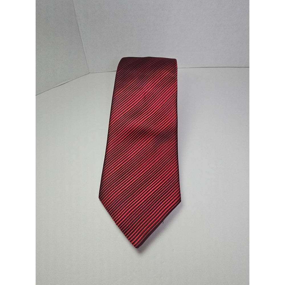 LANVIN Paris Men's 100% Silk Necktie‎ Red LUXURY Designer Tie - Picture 2 of 9